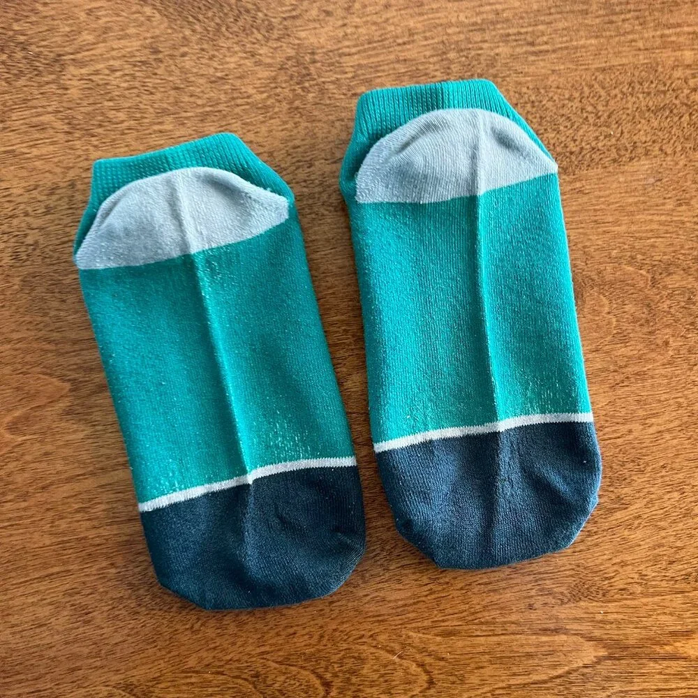 Old Navy green ankle socks M *Free in bundle*